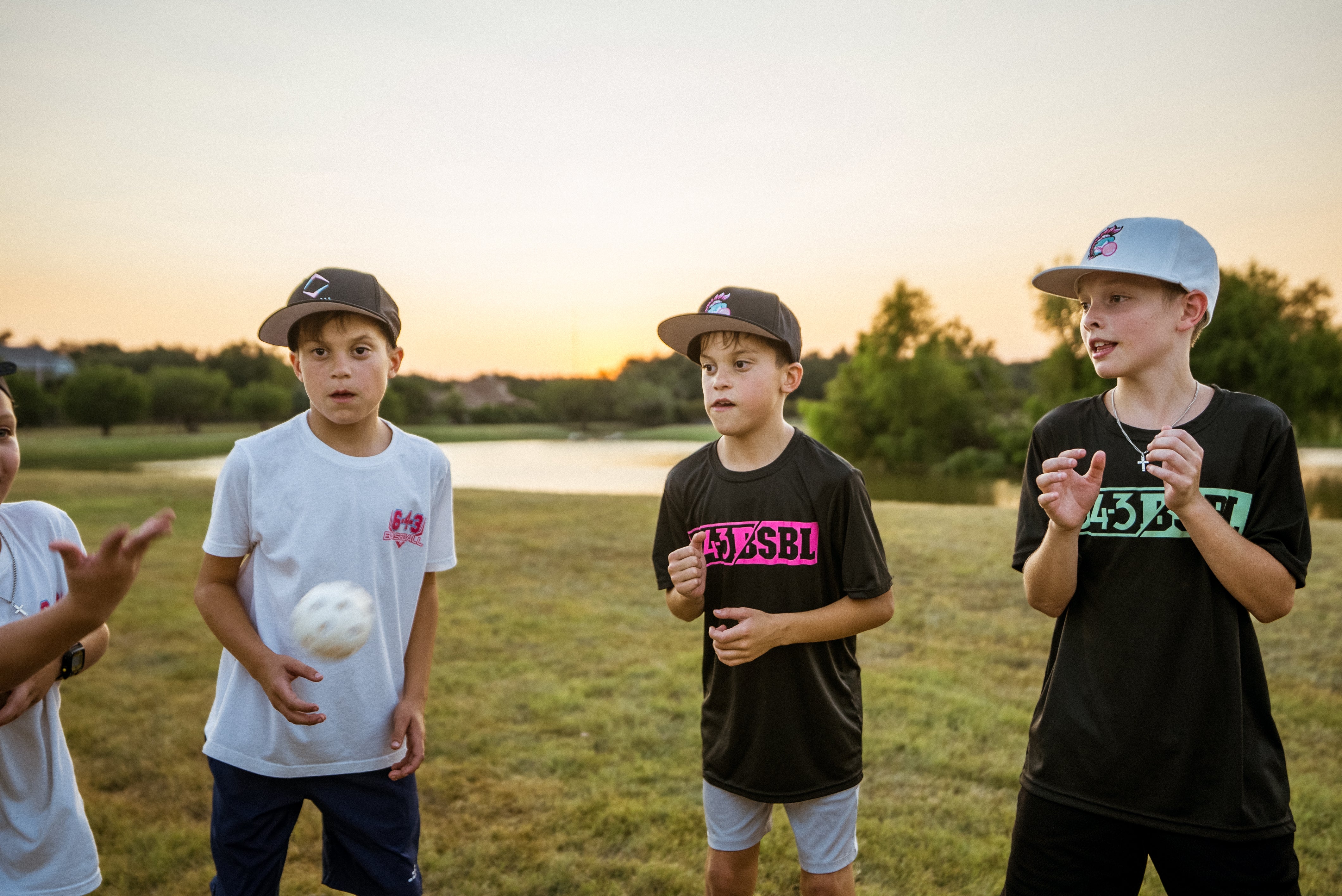 HIGHLIGHT YOUTH PERFORMANCE TEE - BLACK/PINK V1